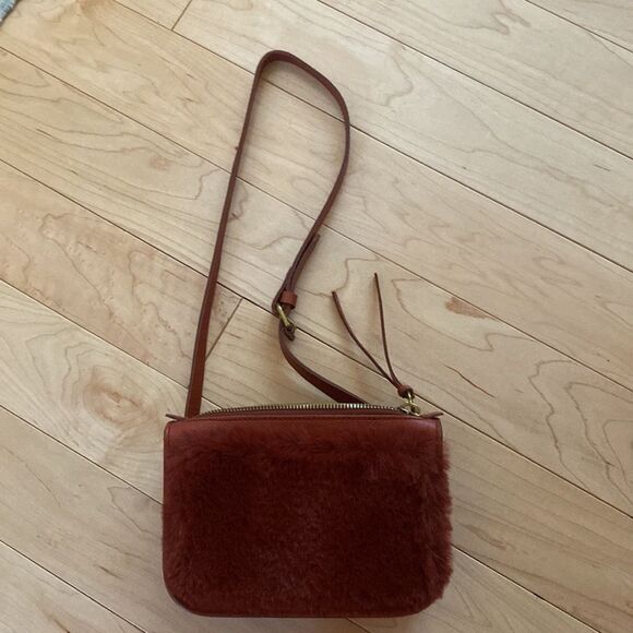Madewell Simple pouch belt bag in  faux fur - Picture 2 of 7